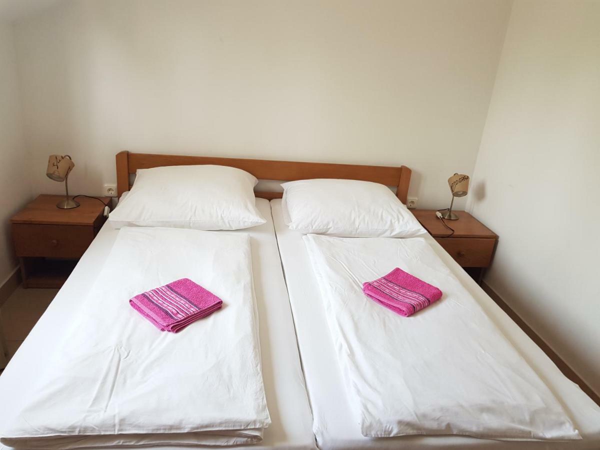 Apartments Palaca Sunca ซรีมา ภายนอก รูปภาพ
